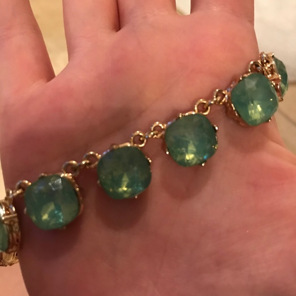 Emerald and Gold Statement Necklace - Picture 3 of 4